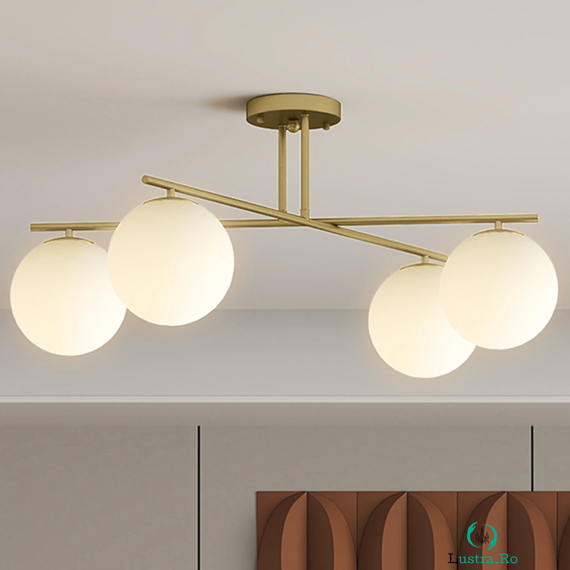 HOMCOM Plafonier candelabru modern cu 4 lumi cu soclu E14, montaj semi-aplatizat, aur si crem | Aosom Romania